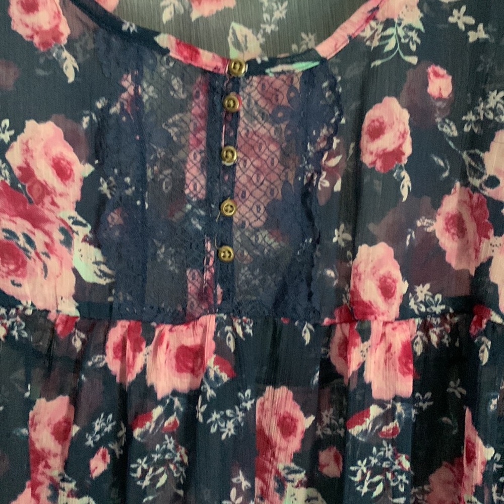 Lightweight blouse - Picture 3 of 3